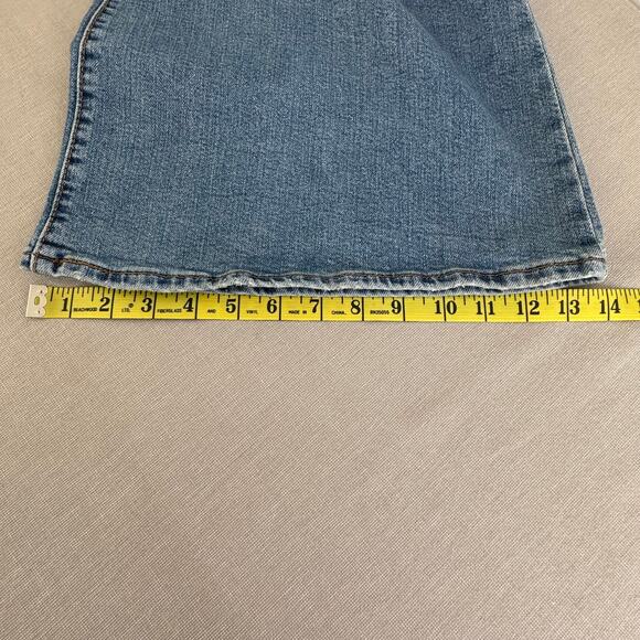 Levi's Ribcage Bell Jeans blown out knee Womens Size 33 - Picture 14 of 14